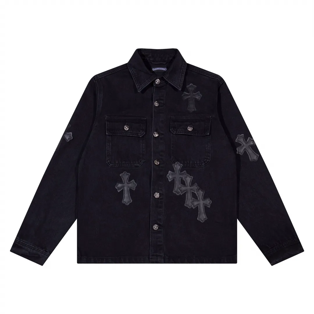 P270 model number: H349 Chrome Hearts leather cross patchwork embroidered shirt jacket! OS version can be worn by both men and women! The fabric is made of twill gauze cotton fabric! The texture is clear and smooth, not easy to wrinkle or fade! The embroidery process is complex and repetitive. There are more than 20 leather labels. It takes 6 repeated embroideries to complete the back body. ✅The requirements for the embroidery machine are very strict, and the distance is 45 cm! It won’t work if the spacing is too big, and it won’t work if it’s too small! We make clothes with care, and every detail must be restored one to one! The hardware is all carved and cast, and they are all genuine from the original factory! This piece of clothing consumes a lot of material, with more than 3 meters of material used for one piece of clothing! After the garment is made, it needs to be fixed at high temperature, washed at a water temperature of more than 70 degrees, and softened by adding softener to make the upper body softer and smoother! There is a flap on the sleeve that can be stored into short sleeves! Make it fit that understanding ⚠️ Color: Black Size: S-XL